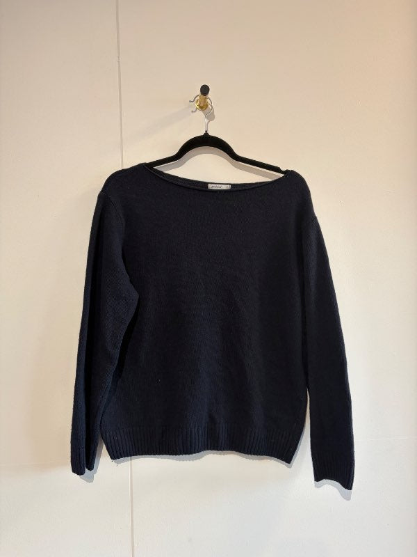Subdued off the shoulder