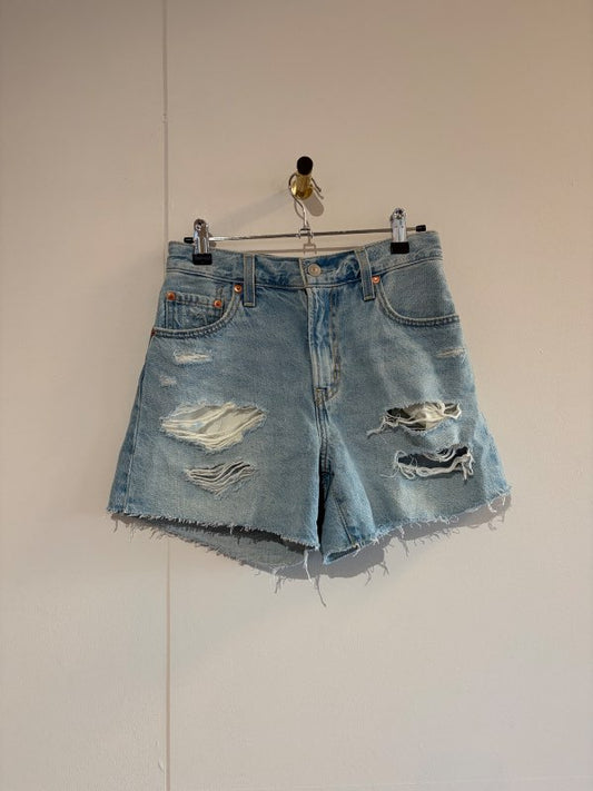 Levis stuttbuxur