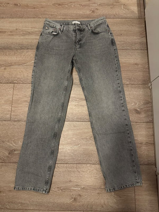 Ljósgráar gallabuxur