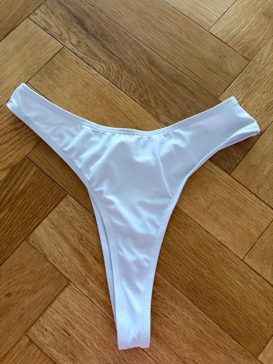 Hvítar bikiní buxur