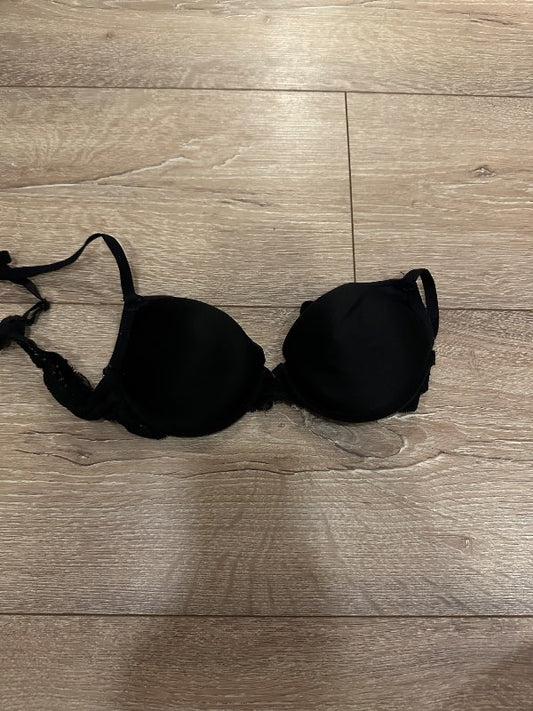 Svartur brjóstarhaldari