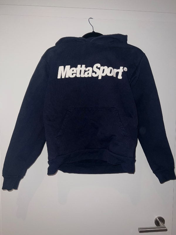 Metta sweater