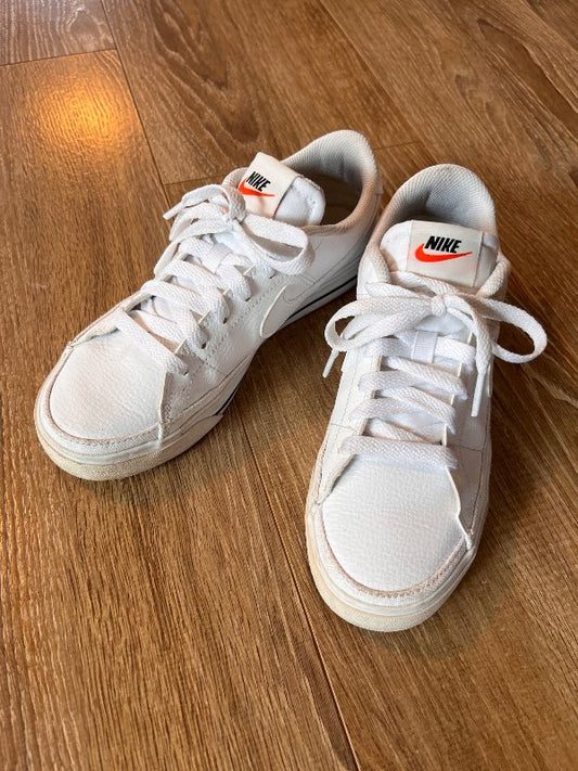 Strigaskór Nike