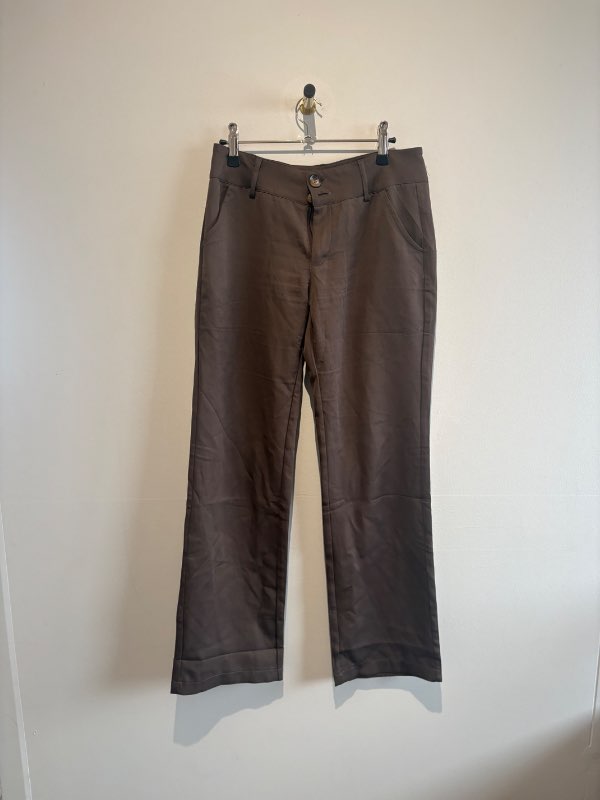 Low waist brúnar buxur