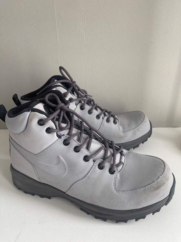 Nike Manoa - ónotaðir gráir