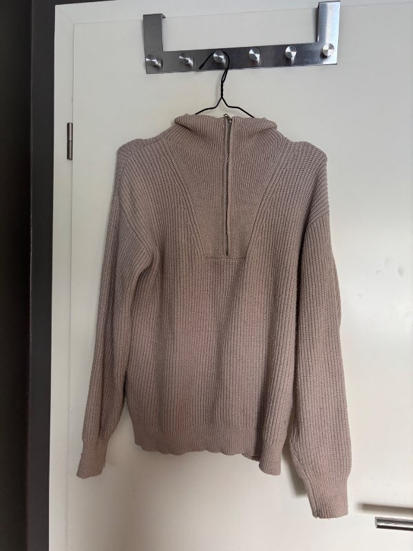 MSCH beige peysa