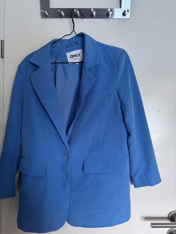 Only blár blazer