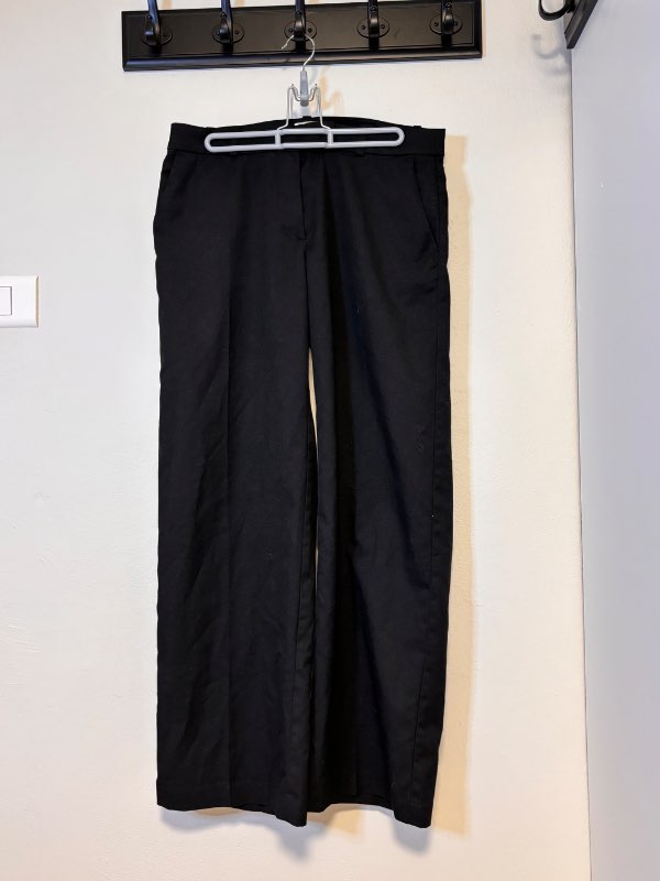 Svartar buxur Monki