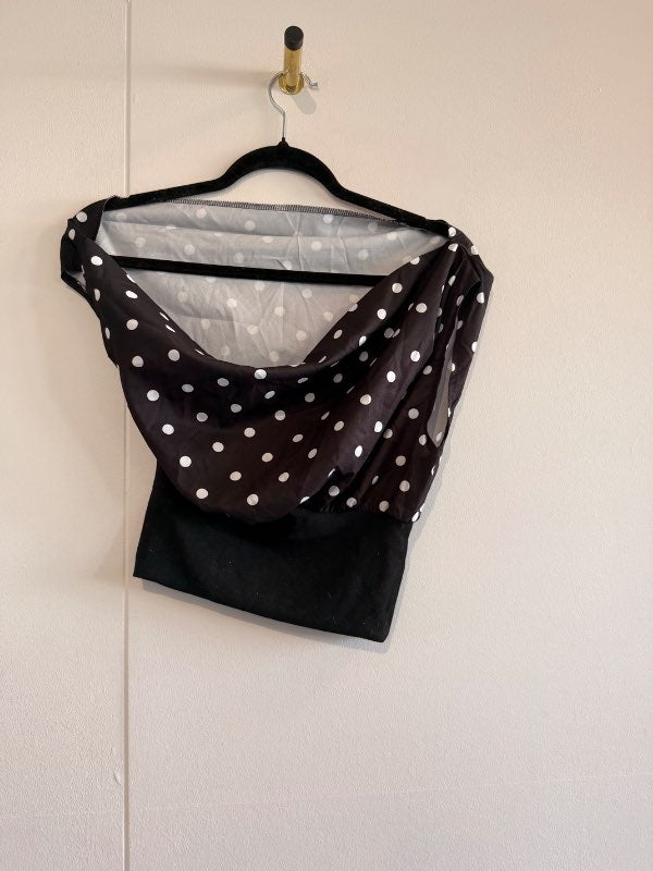 svartur polkadots bolur