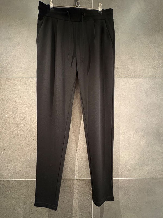 Buxur ICHI svartar