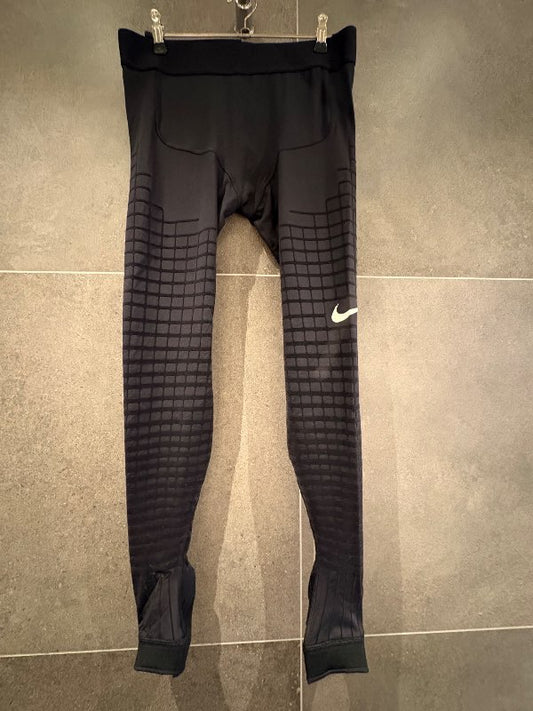 Buxur compression Nike svartar