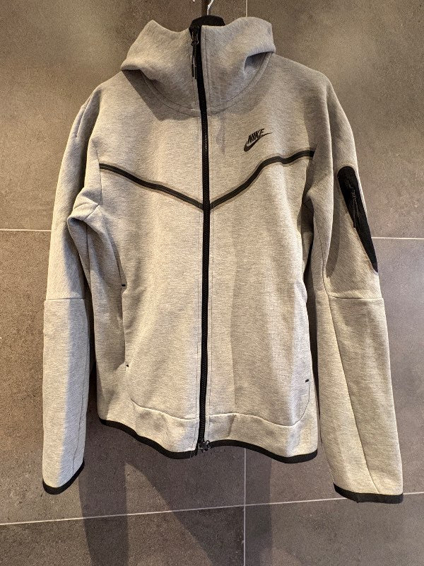 Hettupeysa Nike grá