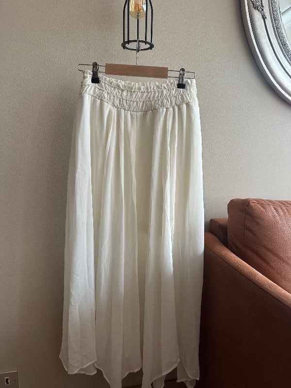Hvítt gina pils
