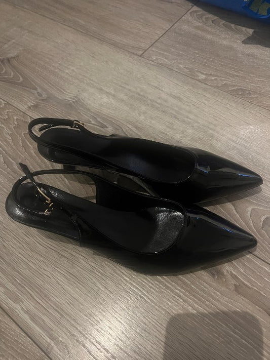 Black kitten heels, unused