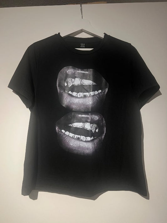 Black graphic tee