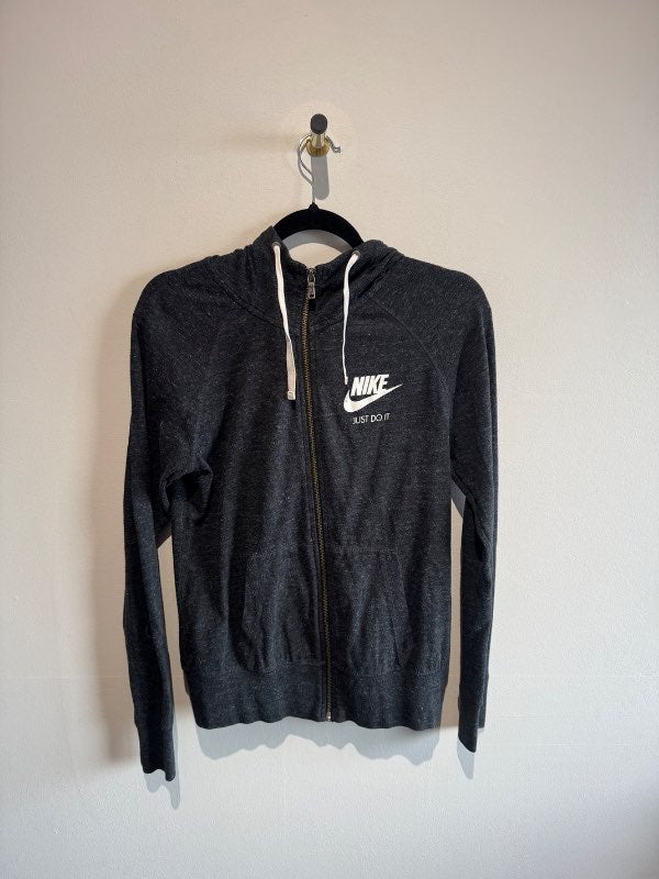 Nike hettupeysa