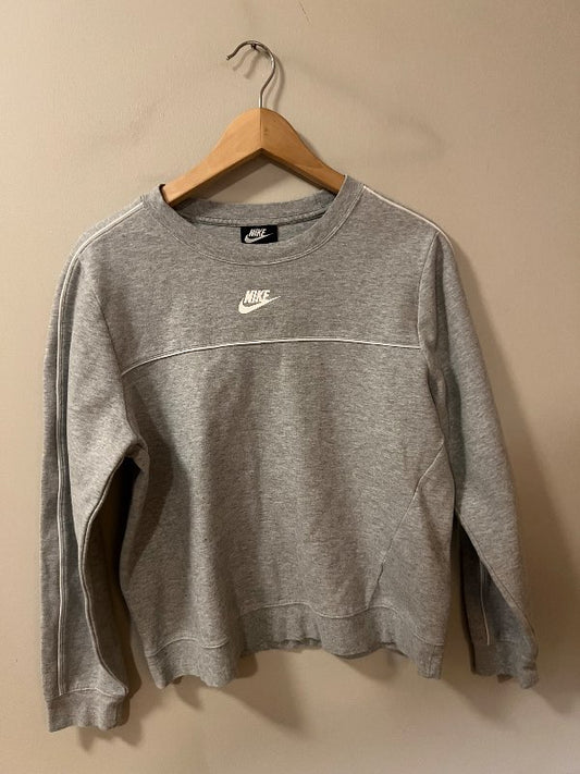 Nike grá