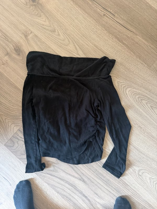 Svartur off shoulder bolur