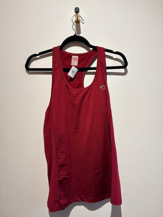 Íþróttabolur rauður