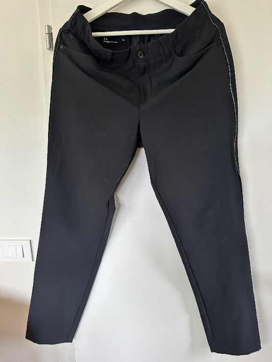 Ónotaðar svartar Under Armour golfbuxur