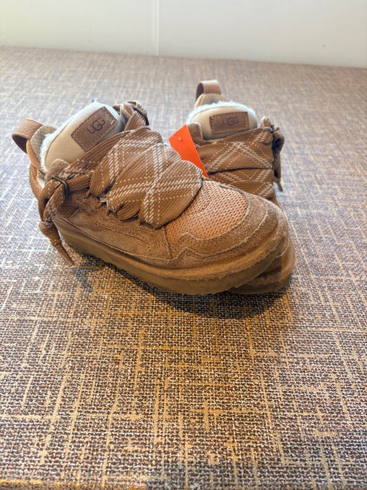 UGG skór