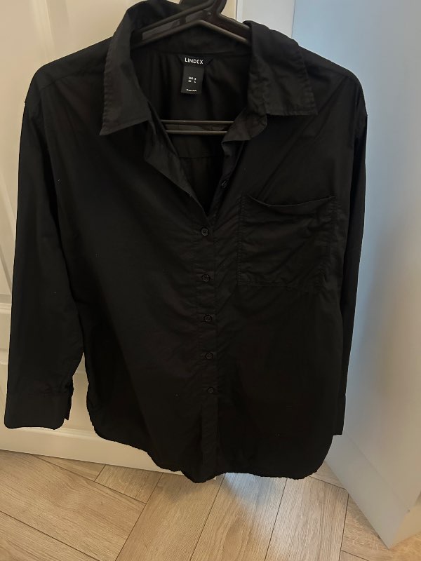 Lindex svört skyrta