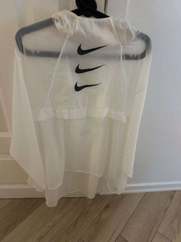 Nike running hvìtur jakki
