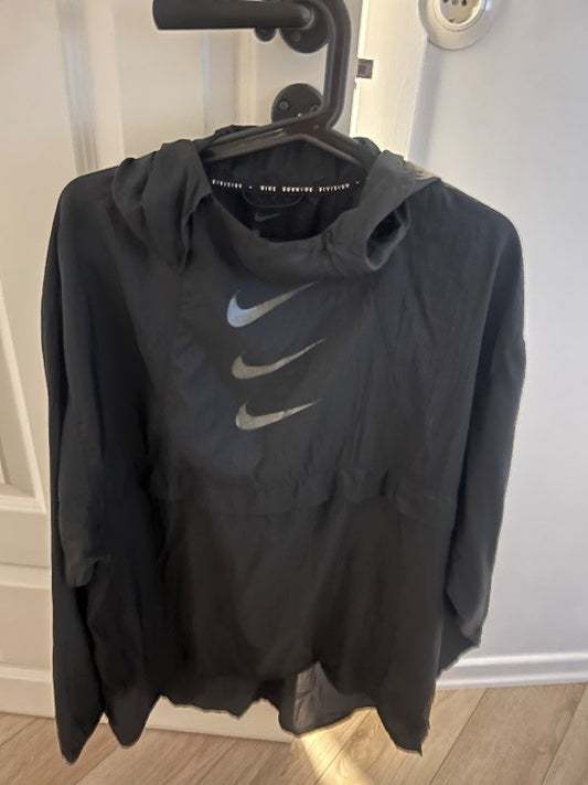 Nike running jakki svartur