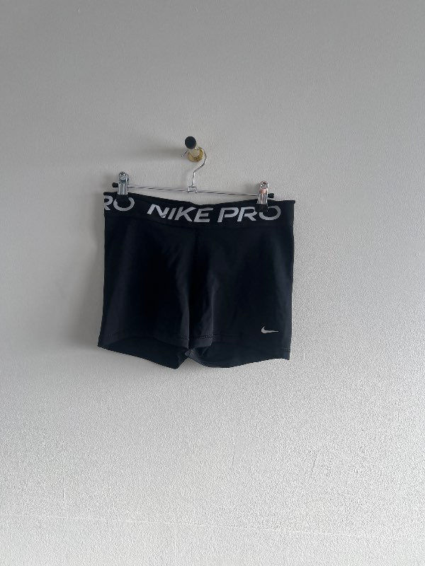 Nike pro stuttbuxur