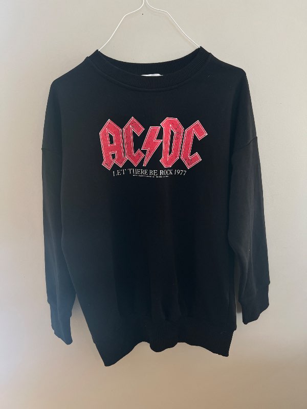 AC/DC svört