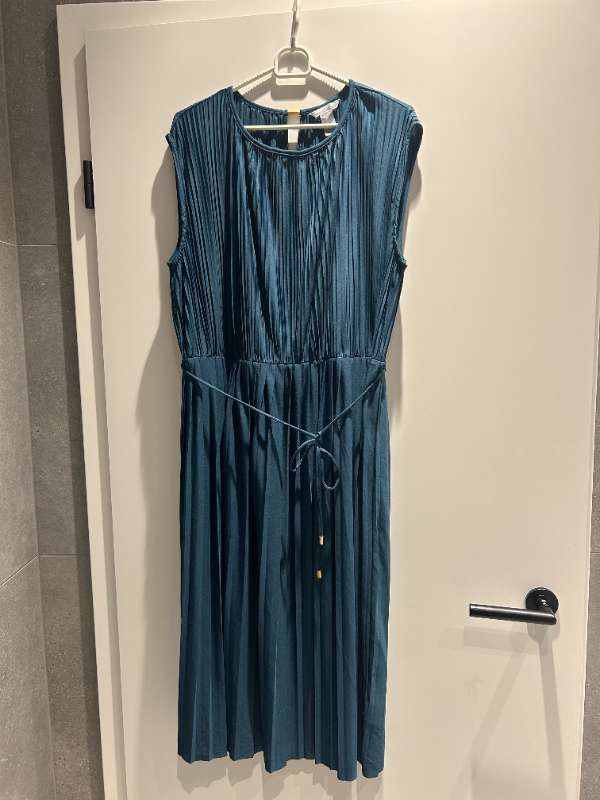 HM kjóll grænblár