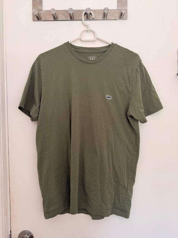 Lee green T-shirt