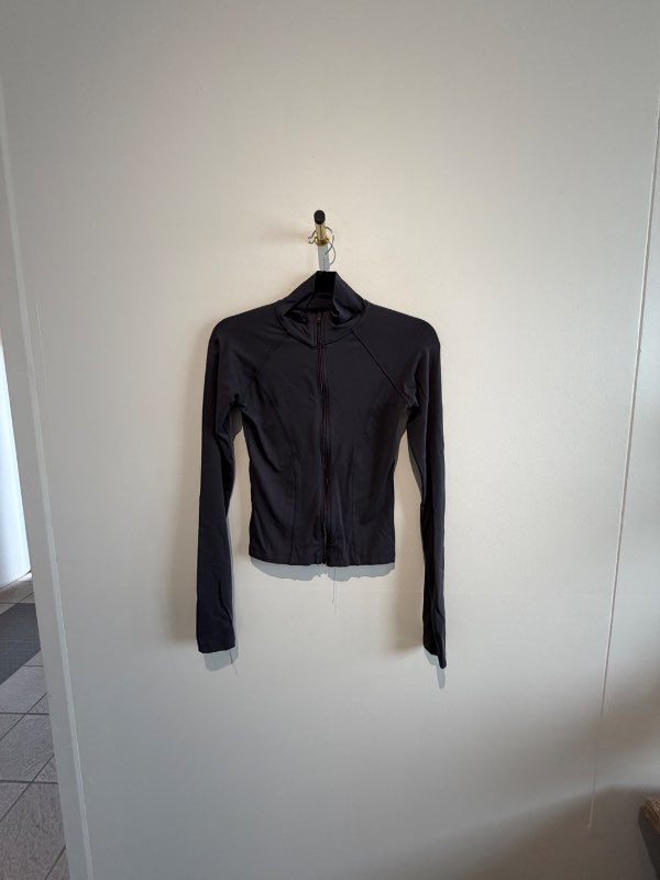 Gina tricot þunn peysa