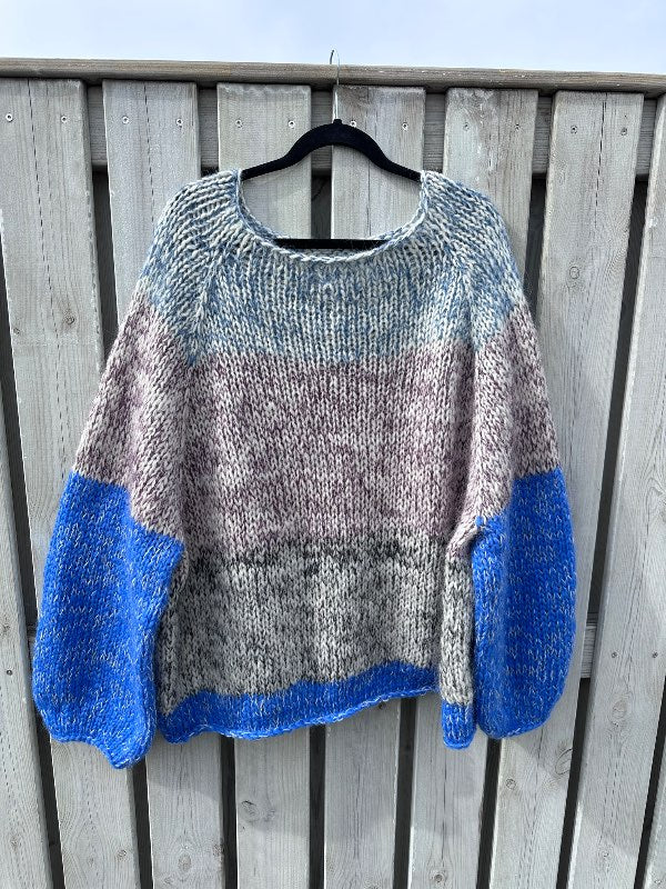 Cozy oversized lopi/mohair peysa handprjón