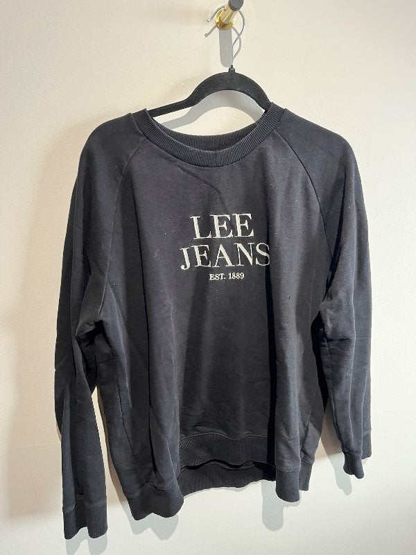 Lee sweater