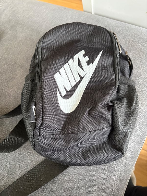 Nike taska