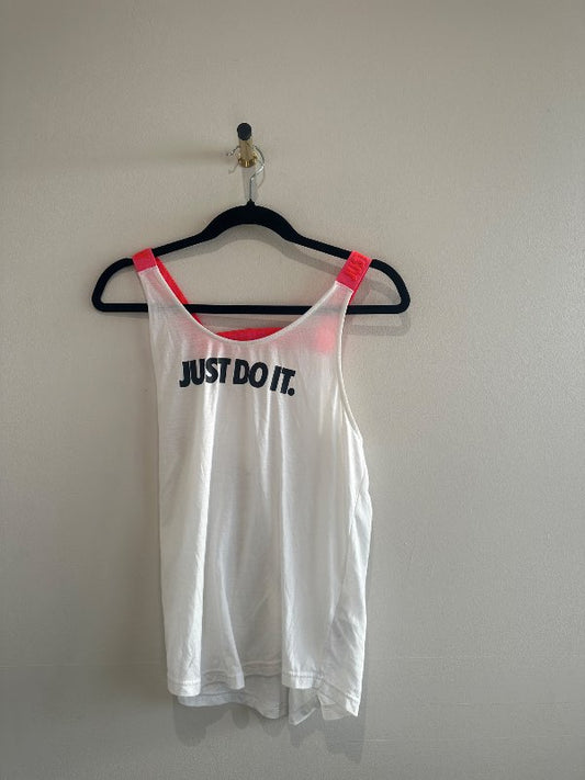 Nike íþróttarbolur