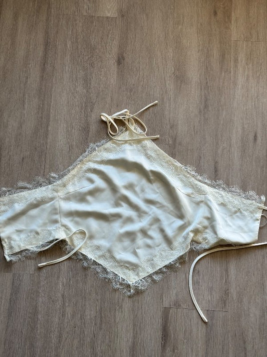 Gina Tricot hvítur blúndu bolur aldrei notaður