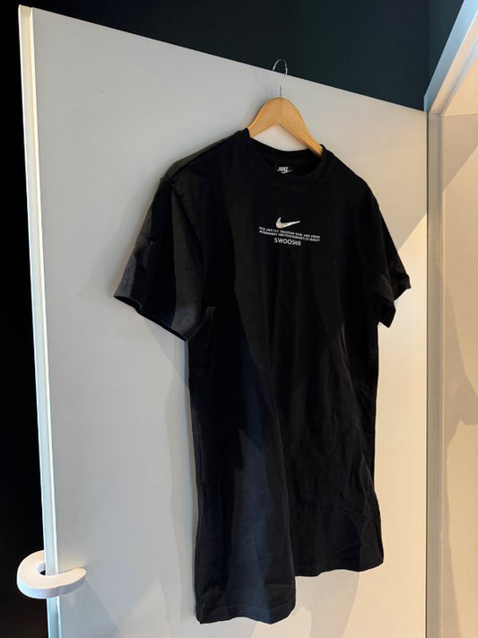 Nike síður bolur