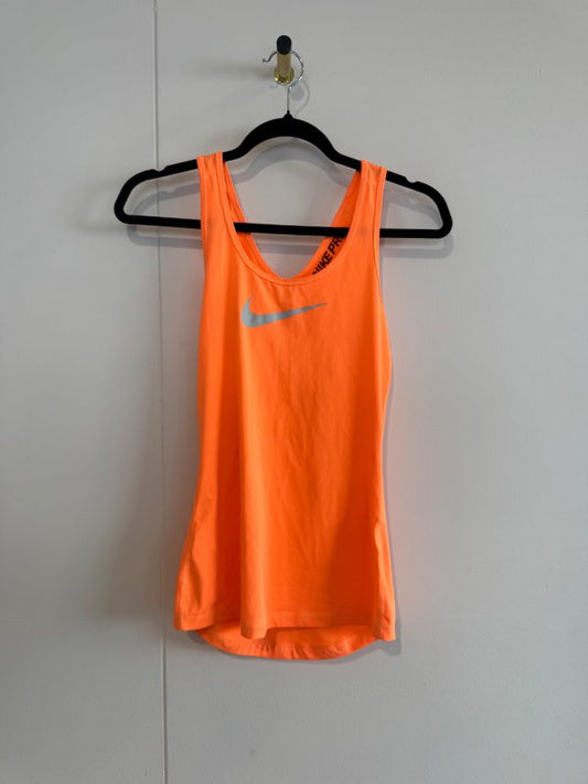Nike appelsínugulur bolur