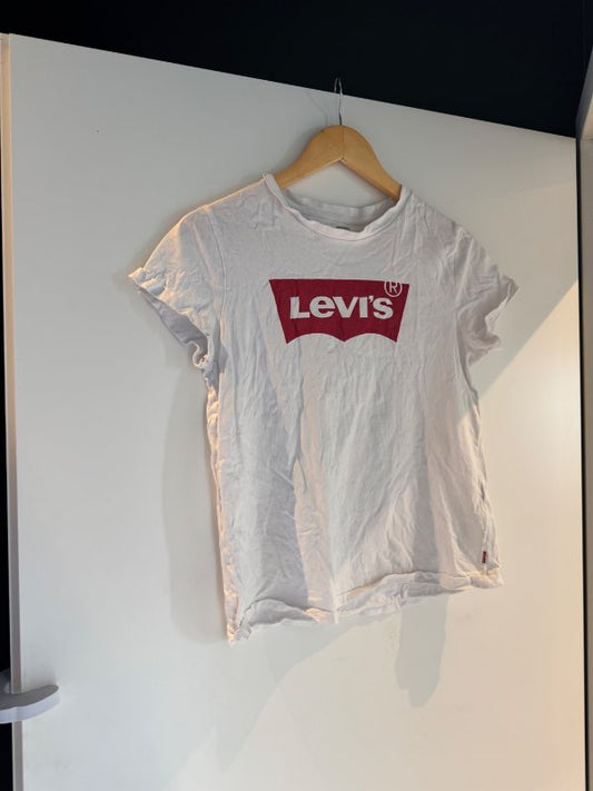 Levi’s bolur
