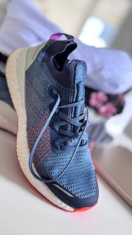 Adidas strigaskór