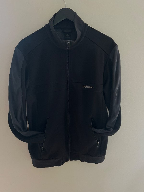 Adidas treyja svört