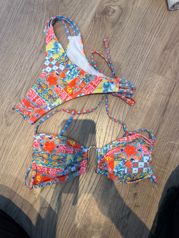 Shein bikiní