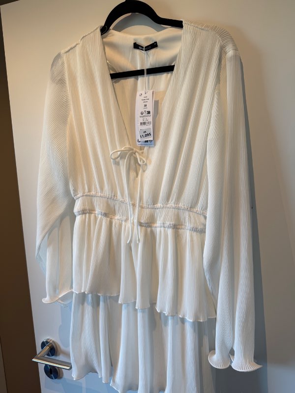Gina tricot kjóll