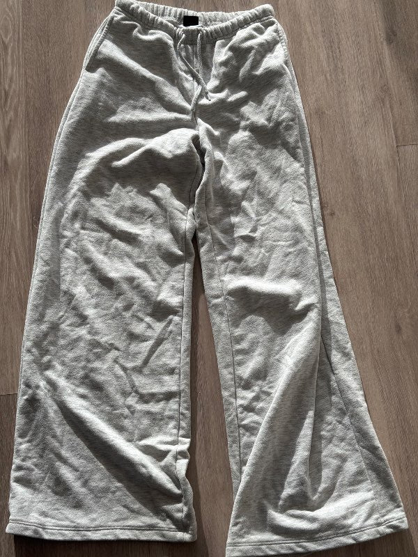 Gráar joggingbuxur
