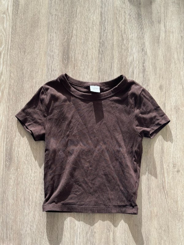 Brúnn cropped stuttermabolur