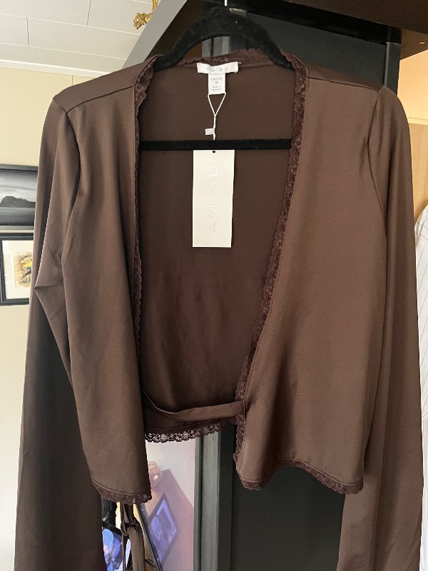 Brúnn wrap bolur