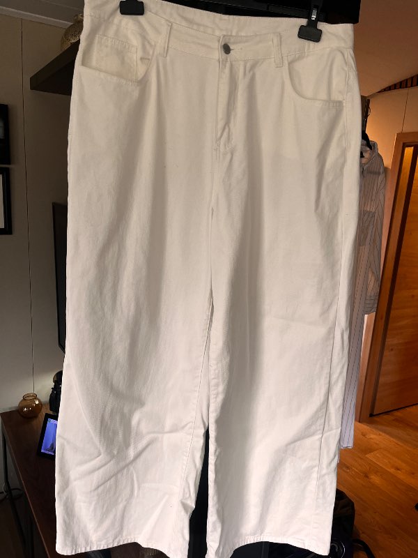 Hvítar gallabuxur