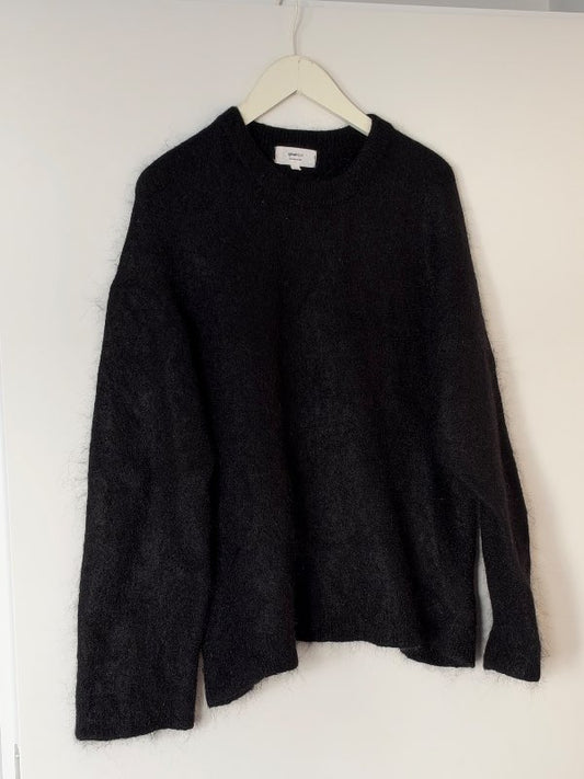 Gina Tricot svört mohair peysa